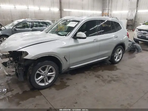 5UXTY5C08L9D60195 2020 BMW X3 - Image 2