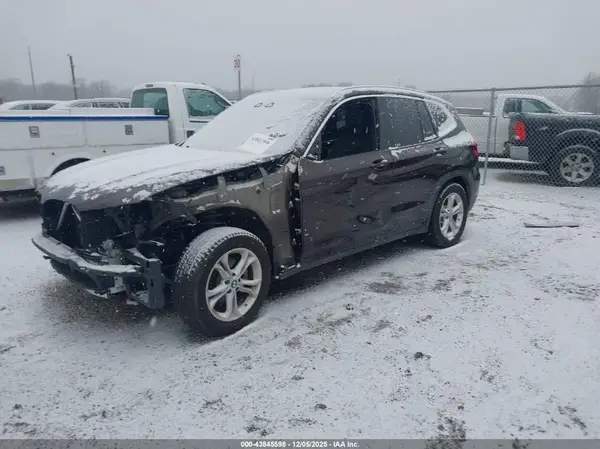 5UXTY5C09LLT34012 2020 BMW X3 - Image 2