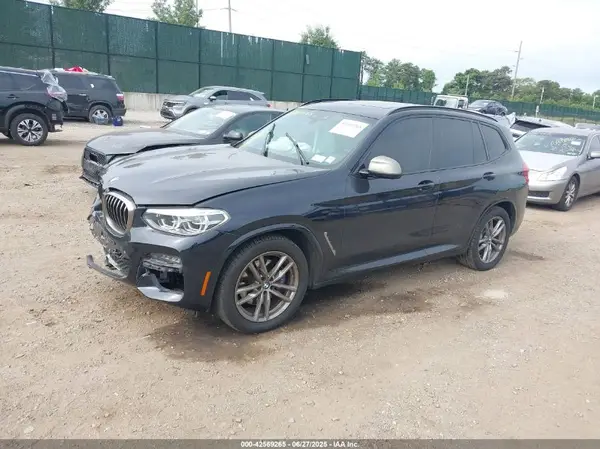 5UXTY9C03LLE59811 2020 BMW X3 - Image 2