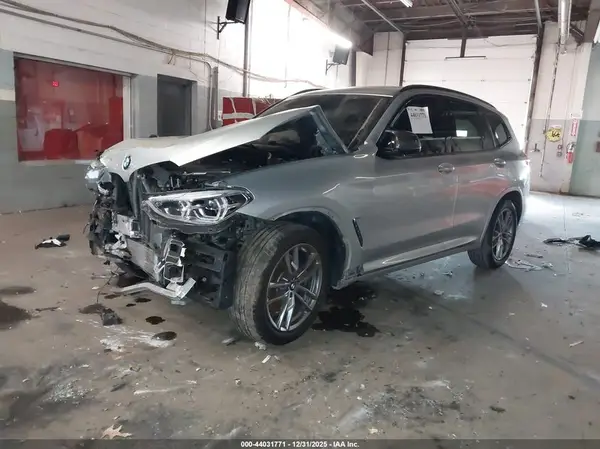 5UXTY9C04M9F05208 2021 BMW X3 - Image 2