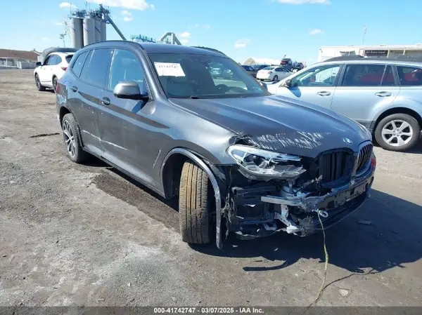 5UXTY9C05LLE59910 2020 BMW X3 - Image 1