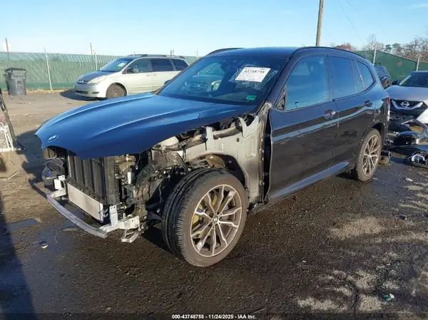 5UXTY9C09LL304192 2020 BMW X3 - Image 2