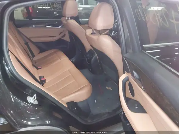 5UXUJ3C52KLG53004 2019 BMW X4 - Image 8