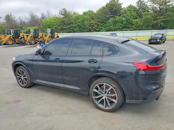 5UXUJ3C55KLA58597 2019 BMW X4 - Image 2
