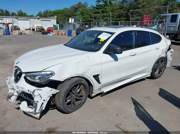 5UXUJ3C56KLG53054 2019 BMW X4 - Image 2