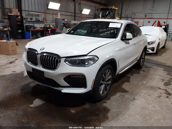 5UXUJ3C56KLG53913 2019 BMW X4 - Image 2