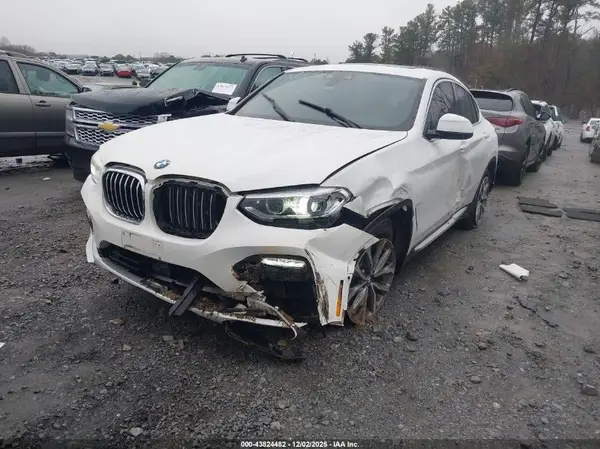 5UXUJ3C56KLG54138 2019 BMW X4 - Image 2