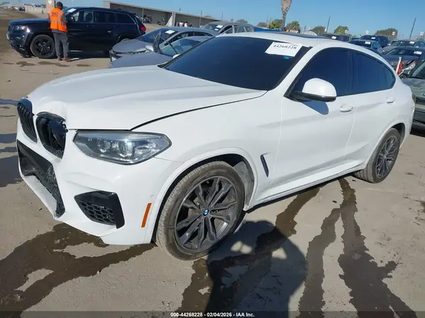 5UXUJ3C58KLG57364 2019 BMW X4 - Image 2