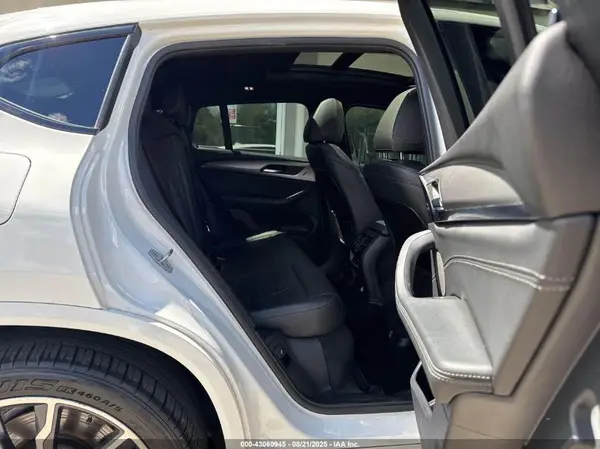 5UXUJ3C59KLG52027 2019 BMW X4 - Image 8