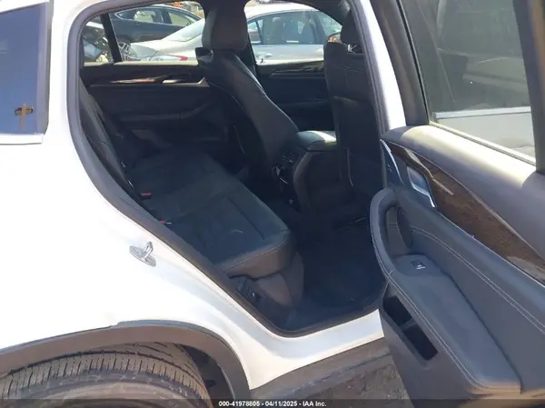 5UXUJ3C59KLG57079 2019 BMW X4 - Image 8