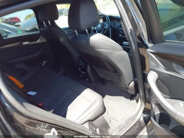 5UXUJ3C5XKLG53994 2019 BMW X4 - Image 8