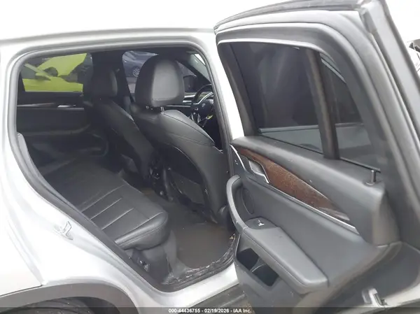 5UXUJ3C5XKLG57270 2019 BMW X4 - Image 8