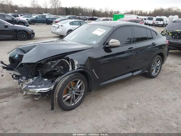 5UXUJ5C51KLJ64067 2019 BMW X4 - Image 2