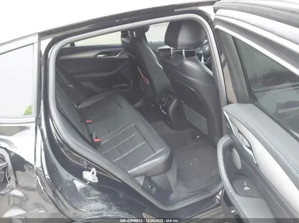 5UXUJ5C51KLJ64067 2019 BMW X4 - Image 8