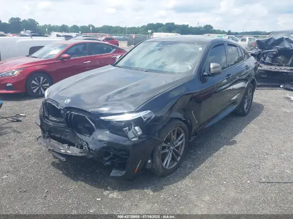 5UXUJ5C52KLJ62649 2019 BMW X4 - Image 2