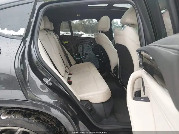 5UXUJ5C52KLJ64126 2019 BMW X4 - Image 8