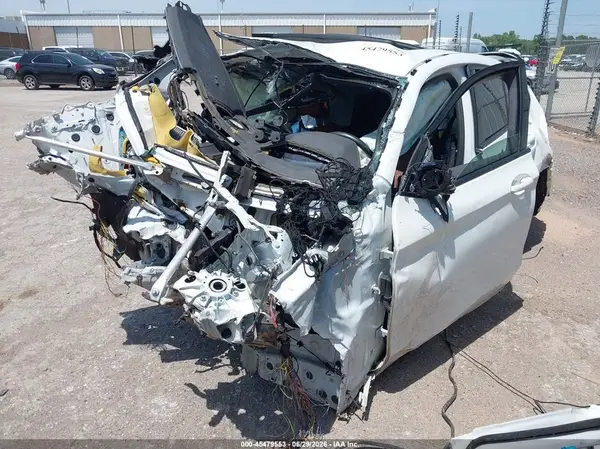 5UXUJ5C53KLJ63132 2019 BMW X4 - Image 2