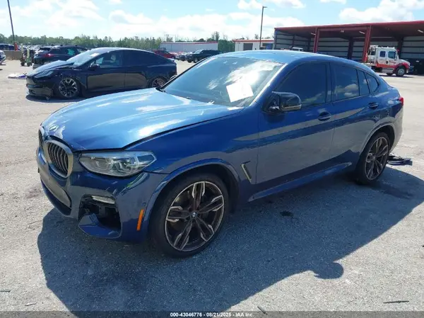5UXUJ5C53KLJ63907 2019 BMW X4 - Image 2