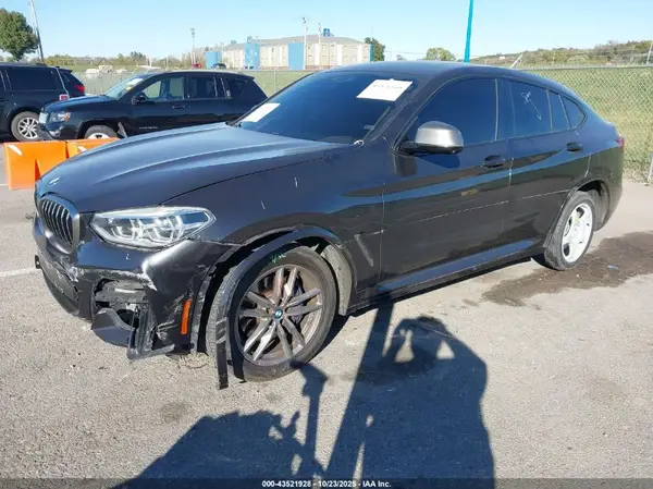 5UXUJ5C54KLJ63091 2019 BMW X4 - Image 2