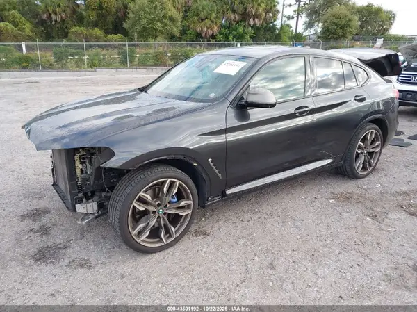 5UXUJ5C58KLJ63014 2019 BMW X4 - Image 2