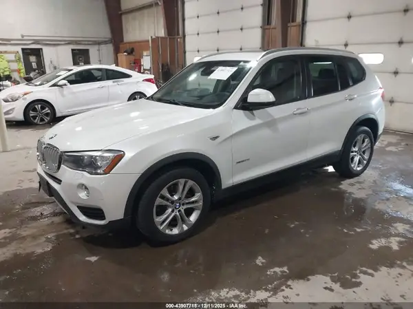 5UXWX7C35H0W39375 2017 BMW X3 - Image 2