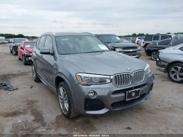 5UXWX7C3XH0W39274 2017 BMW X3 - Image 1