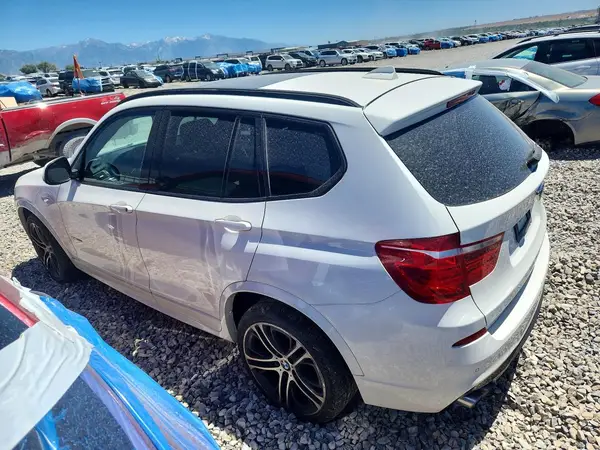 5UXWX7C58H0U40046 2017 BMW X3 - Image 2