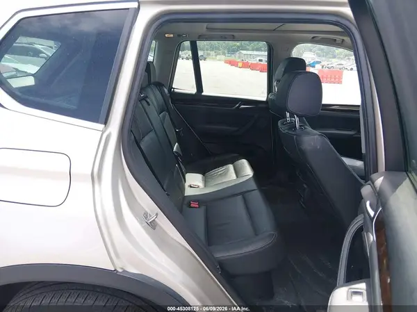5UXWX9C30H0T21529 2017 BMW X3 - Image 8