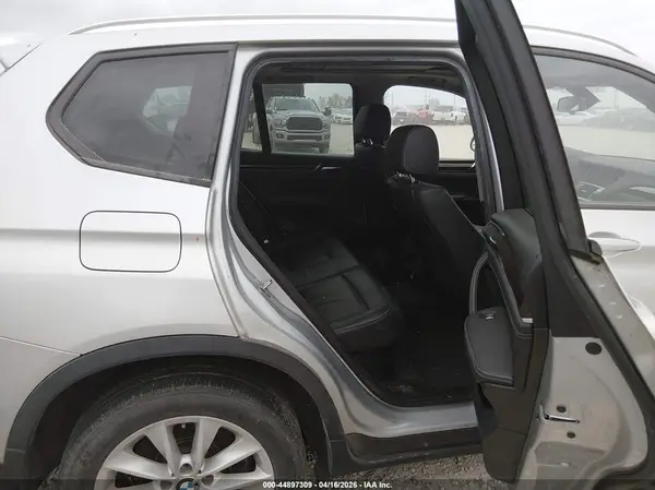5UXWX9C30H0T23362 2017 BMW X3 - Image 8