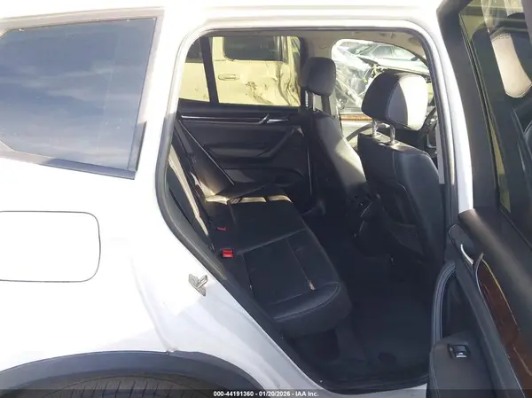 5UXWX9C32H0W69610 2017 BMW X3 - Image 8
