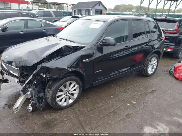 5UXWX9C33H0T23548 2017 BMW X3 - Image 2