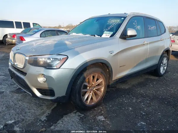 5UXWX9C33H0W72743 2017 BMW X3 - Image 2
