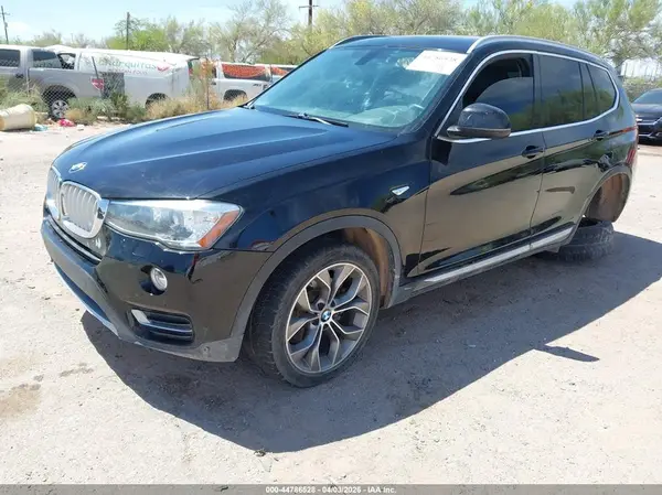 5UXWX9C35H0W72954 2017 BMW X3 - Image 2