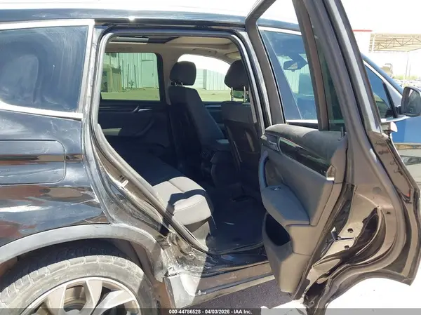 5UXWX9C35H0W72954 2017 BMW X3 - Image 8