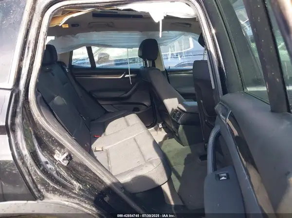 5UXWX9C35H0W73165 2017 BMW X3 - Image 8