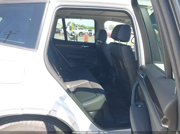 5UXWX9C36H0T21826 2017 BMW X3 - Image 8
