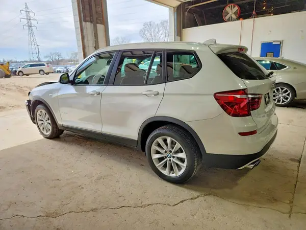 5UXWX9C36H0W68282 2017 BMW X3 - Image 2