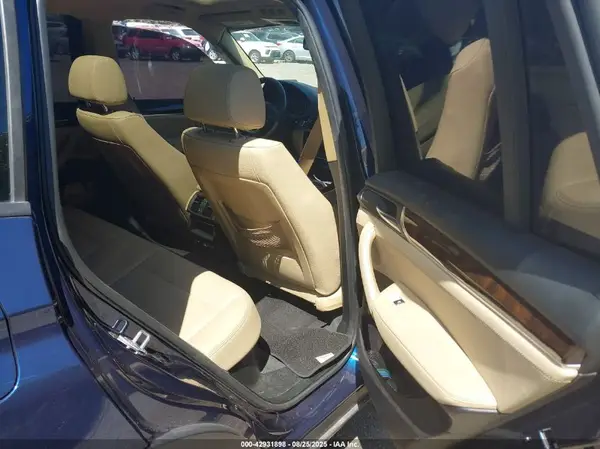 5UXWX9C38H0T19933 2017 BMW X3 - Image 8