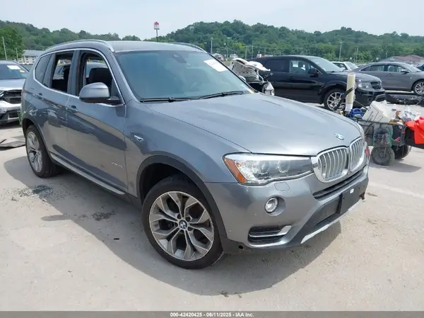 5UXWX9C38H0T22671 2017 BMW X3 - Image 1