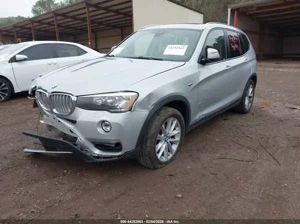 5UXWX9C38H0W68798 2017 BMW X3 - Image 2