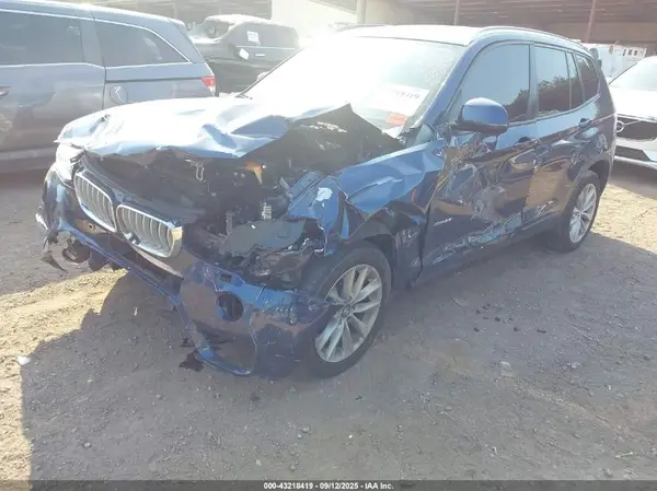 5UXWX9C38H0W70082 2017 BMW X3 - Image 2
