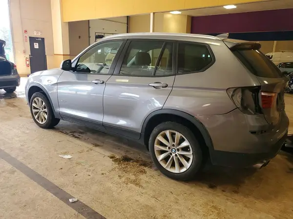 5UXWX9C38H0W71006 2017 BMW X3 - Image 2