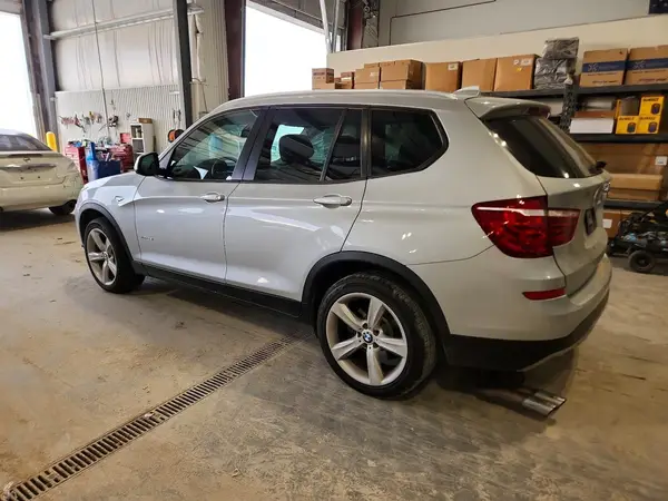5UXWX9C38H0W78893 2017 BMW X3 - Image 2