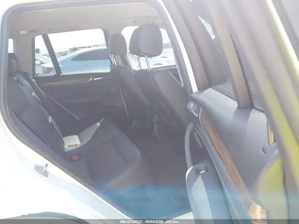 5UXWX9C39H0W77039 2017 BMW X3 - Image 8
