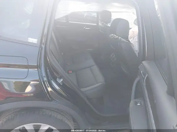 5UXWX9C3XH0W66602 2017 BMW X3 - Image 8