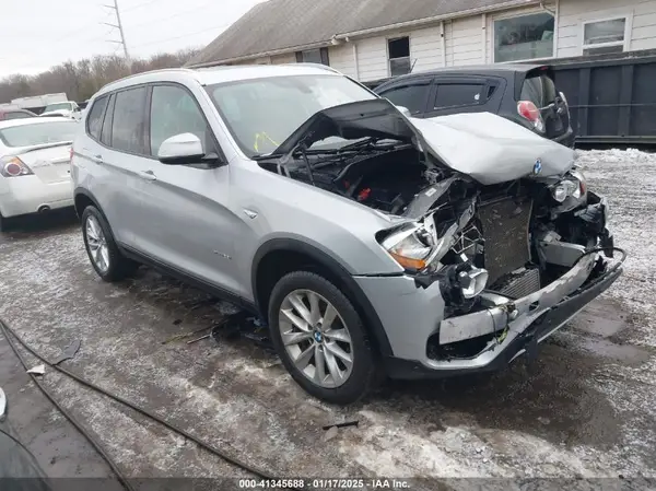 5UXWX9C50H0T12136 2017 BMW X3 - Image 1