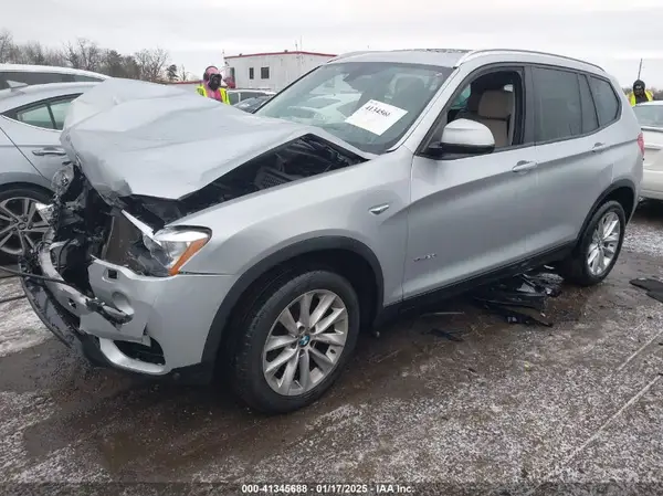 5UXWX9C50H0T12136 2017 BMW X3 - Image 2