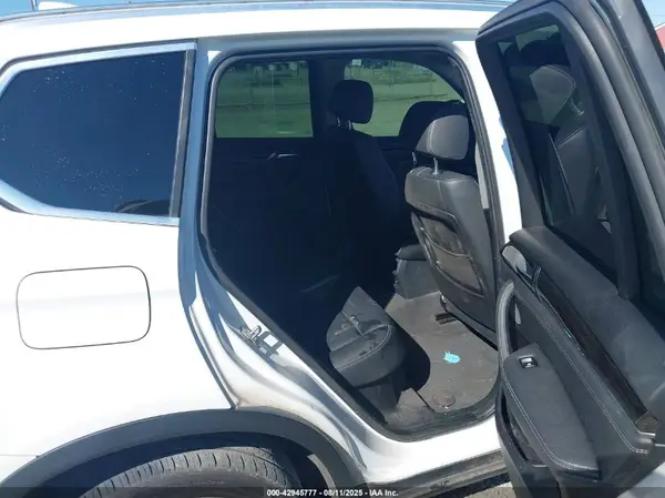 5UXWX9C51H0T00383 2017 BMW X3 - Image 8