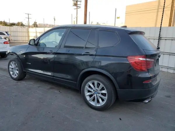 5UXWX9C54H0T00944 2017 BMW X3 - Image 2