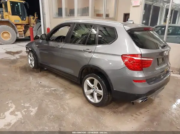 5UXWX9C55H0T07207 2017 BMW X3 - Image 2